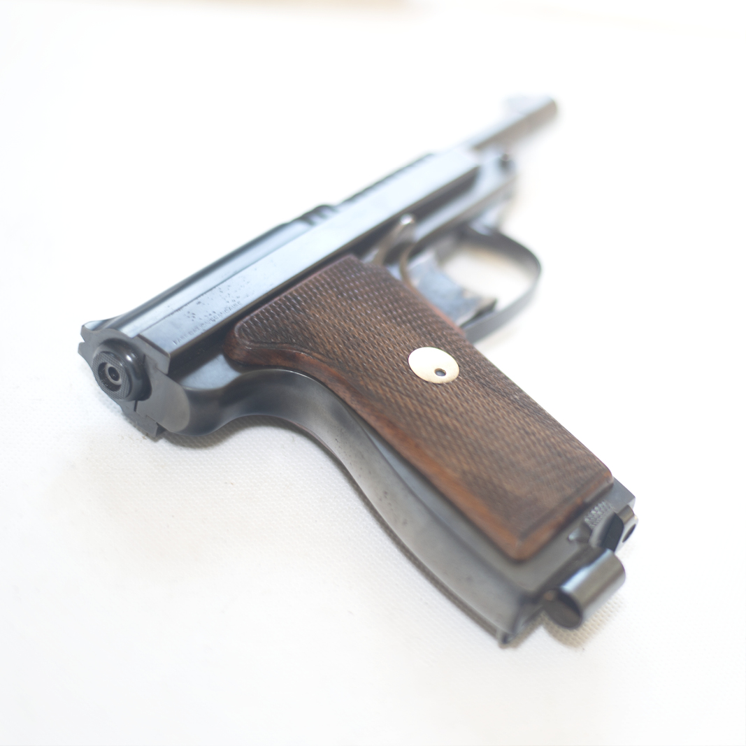 Pistolet semi automatique Manufrance Le Français type Armée 9mm long Browning 9x20mm